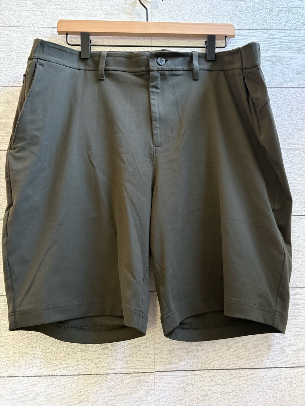 Public Rec Men’s Performance Golf Shorts Olive Green Stretch Size 36 9” - Picture 2 of 11